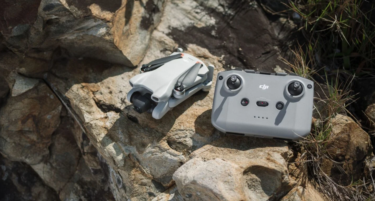 DJI Mini 3 - budżetowy dron ważący 249g z kamerą 4K, który może latać przez 38 minut, w cenie od 409$