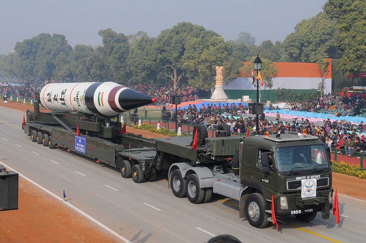 Indie testują międzykontynentalną rakietę balistyczną Agni-V, która może przenosić głowicę jądrową