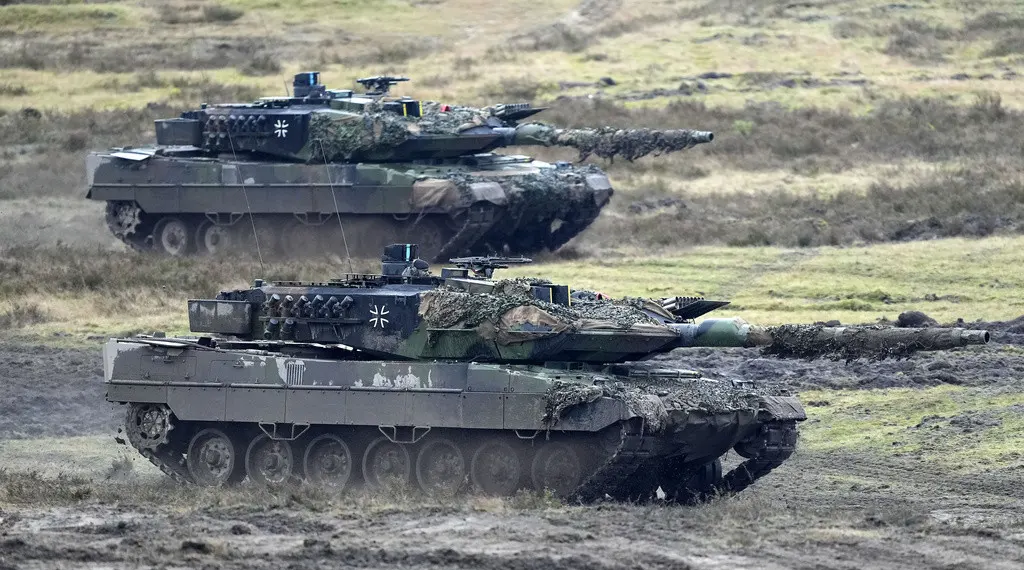 Szwajcaria zlikwiduje 25 czołgów Leopard 2, sprzeda je Niemcom, ale zabroni ich transferu na Ukrainę.