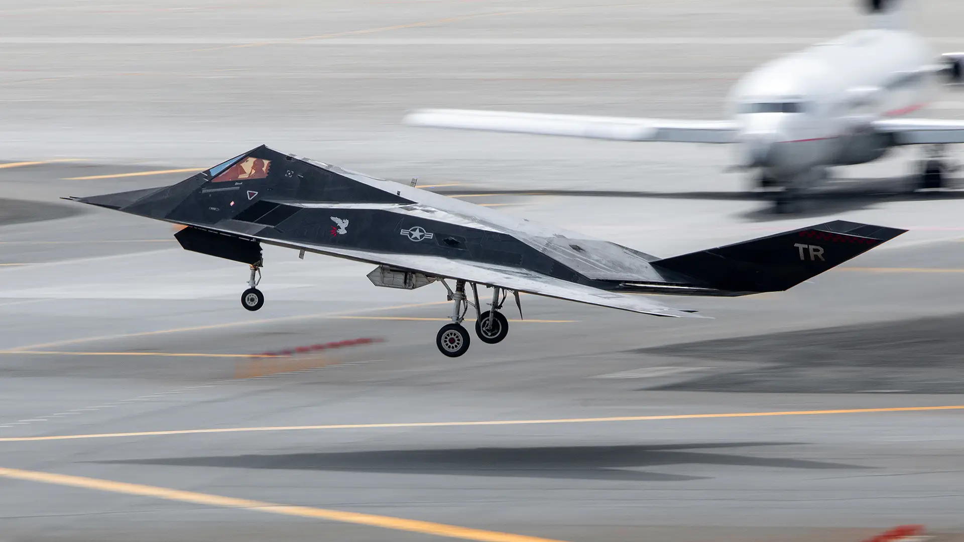Samoloty F-117 Nighthawk po raz pierwszy od wycofania z eksploatacji biorą udział w ćwiczeniach na Alasce