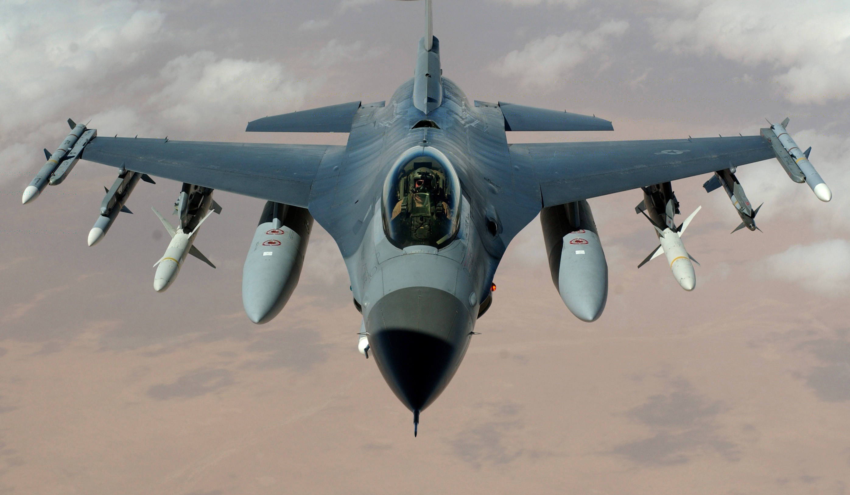 Pentagon nie planuje jeszcze dostarczyć Ukrainie myśliwców F-16 Fighting Falcon