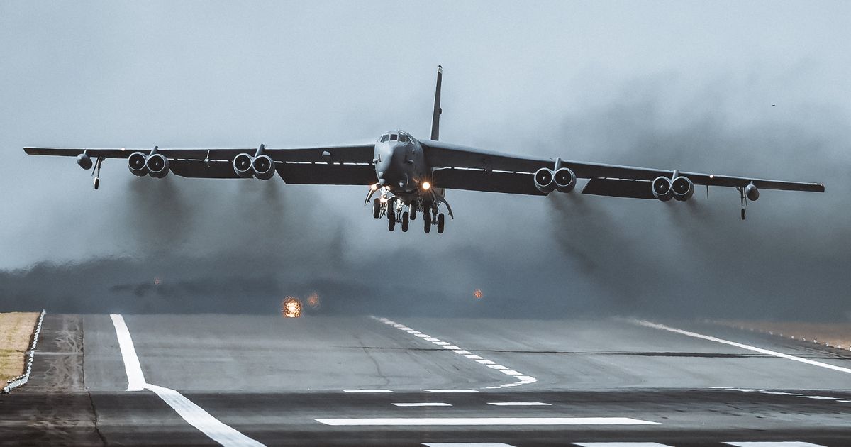 USA wysłały do Europy cztery bombowce atomowe B-52 Stratofortress