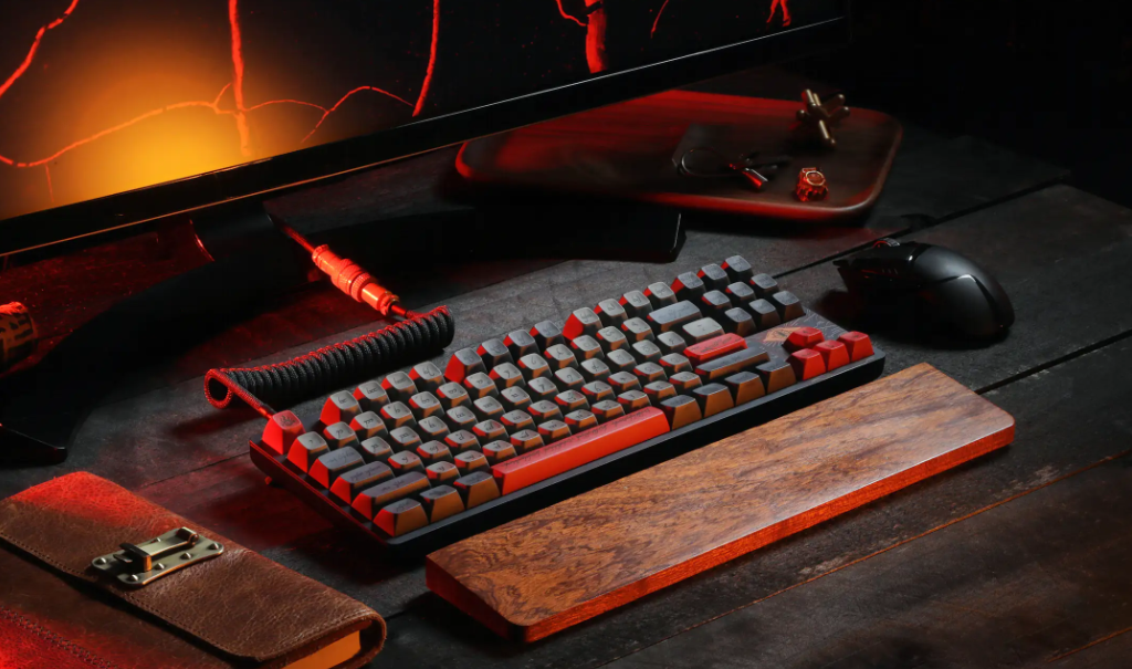 Drop Black Speech Keyboard - spektakularna czarna klawiatura Saurona z Władcy Pierścieni za 199 dolarów