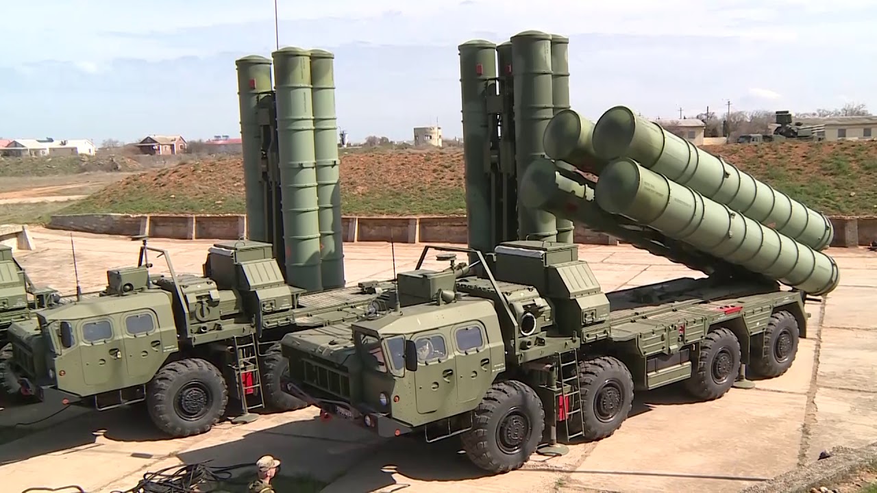 Do ostrzeliwania ukraińskich miast Rosja zaczęła używać nowych systemów obrony przeciwlotniczej S-400 o wartości ponad 100 000 000