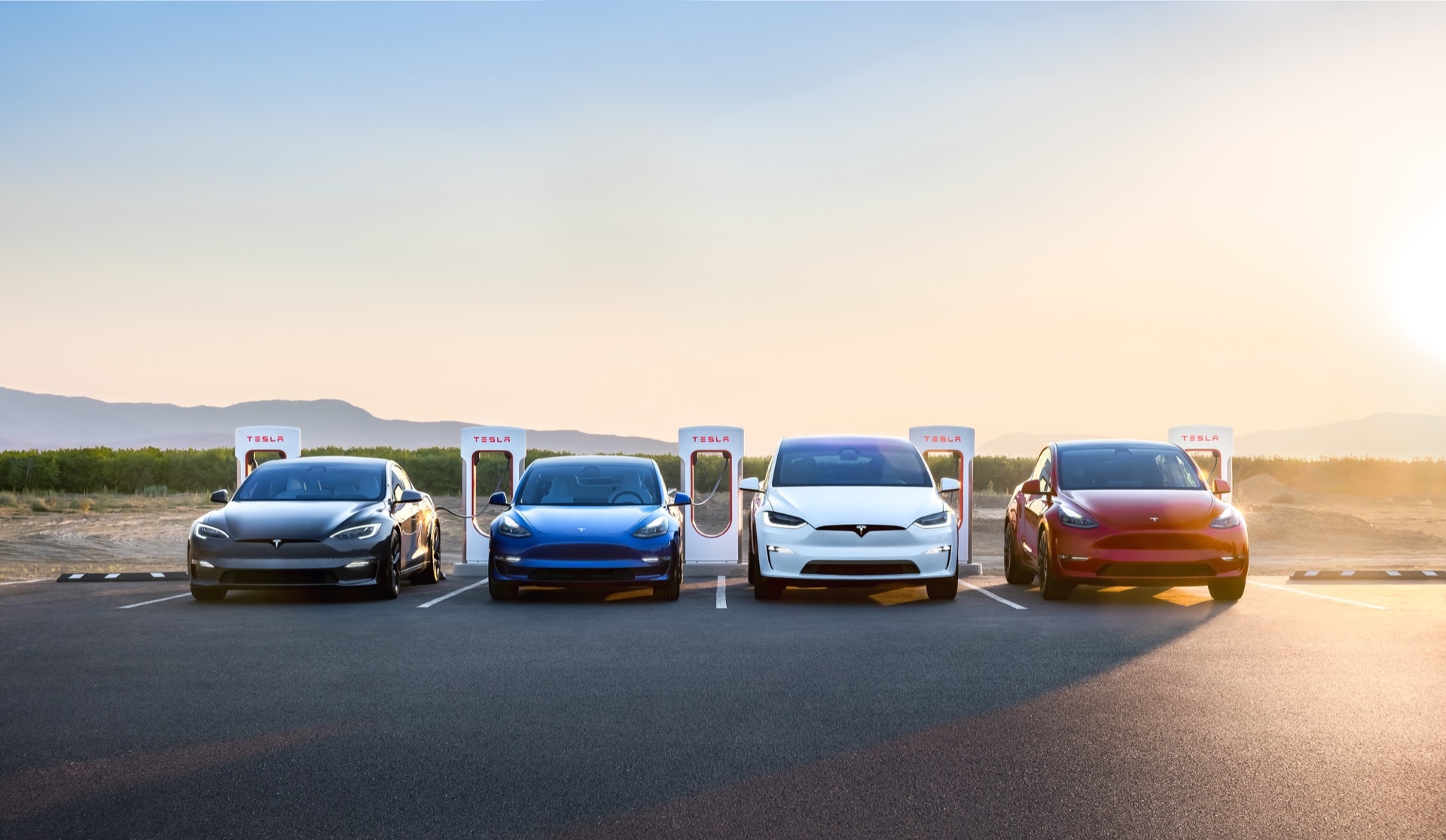 Tesla obniża koszt wszystkich samochodów elektrycznych o 1000-5000 dolarów