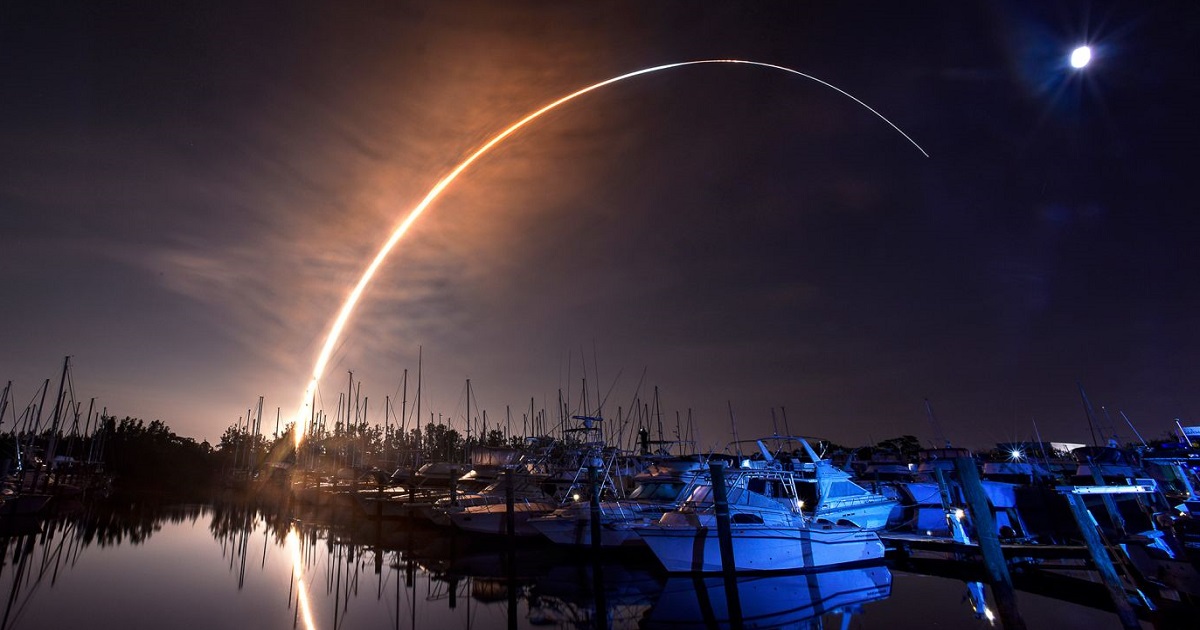 Po raz pierwszy od czasu programu Apollo - statek kosmiczny Orion, który jest w drodze na Księżyc, wykonał zdjęcie Ziemi z odległości ponad 90 tys. km