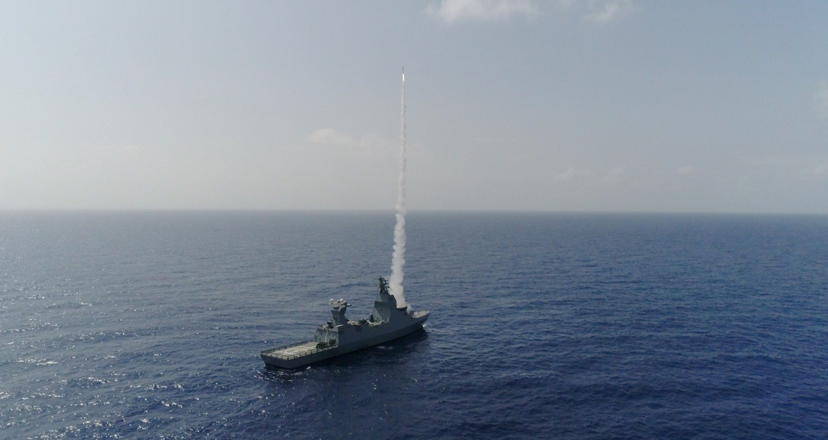 Izrael pokazuje test odpalenia okrętowego systemu obrony powietrznej C-Dome do przechwytywania pocisków manewrujących i dronów