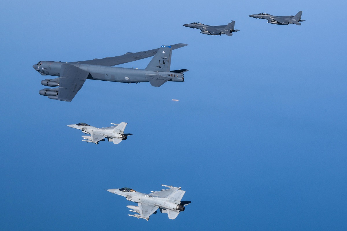 Bombowce nuklearne B-52H Stratofortress powracają do Republiki Korei na ćwiczenia z myśliwcami F-35A, F-16, F-15E i KF-16.