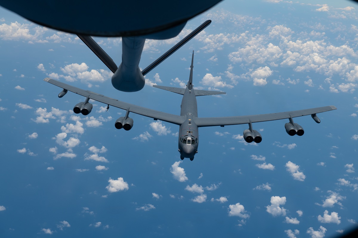 USA wysyłają do Japonii bombowiec atomowy B-52H Stratofortress