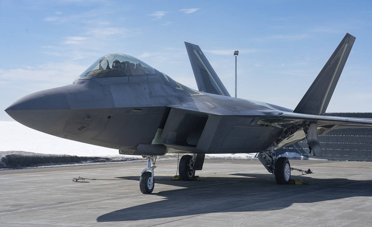 Siły Powietrzne USA przywróciły do służby odrzutowiec myśliwski piątej generacji F-22 Raptor, który został naprawiony po katastrofie w 2018 roku
