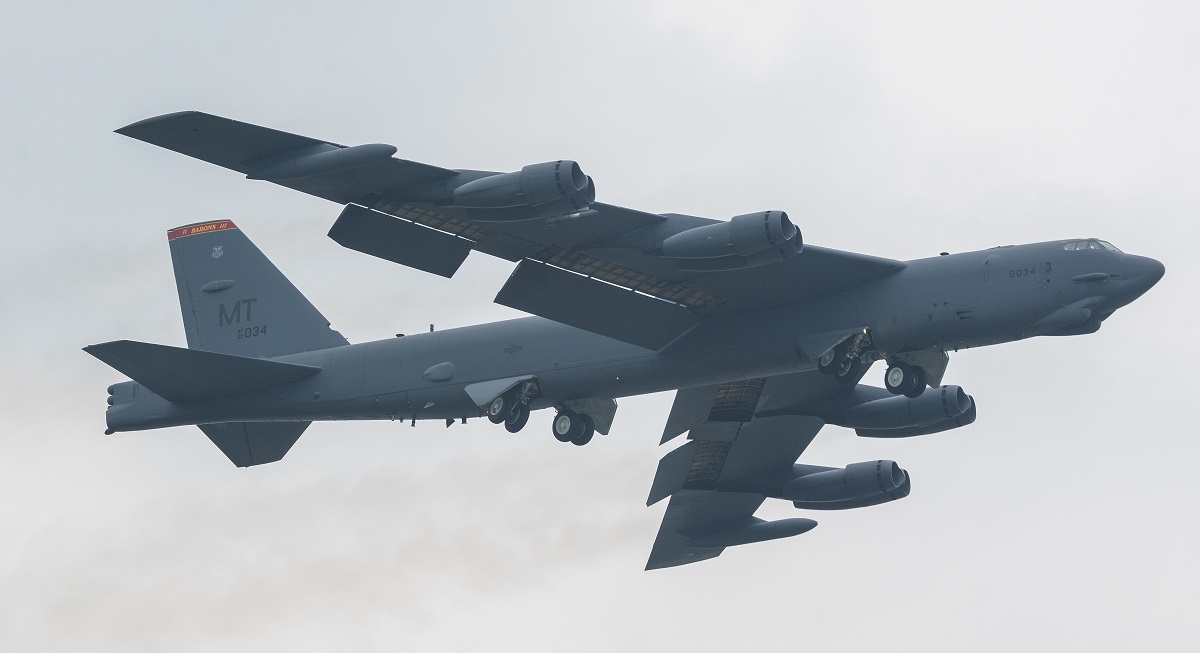 Pierwsze w historii rozmieszczenie bombowców nuklearnych B-52H w Indonezji dobiega końca - Siły Powietrzne USA odsyłają samoloty strategiczne do Guam