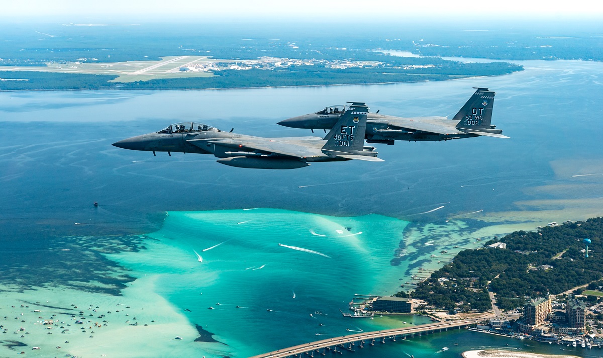 Siły powietrzne USA zapłacą prawie 10 miliardów dolarów za zmodernizowane myśliwce F-15EX Eagle II - samoloty wyceniono na 94 miliony dolarów.