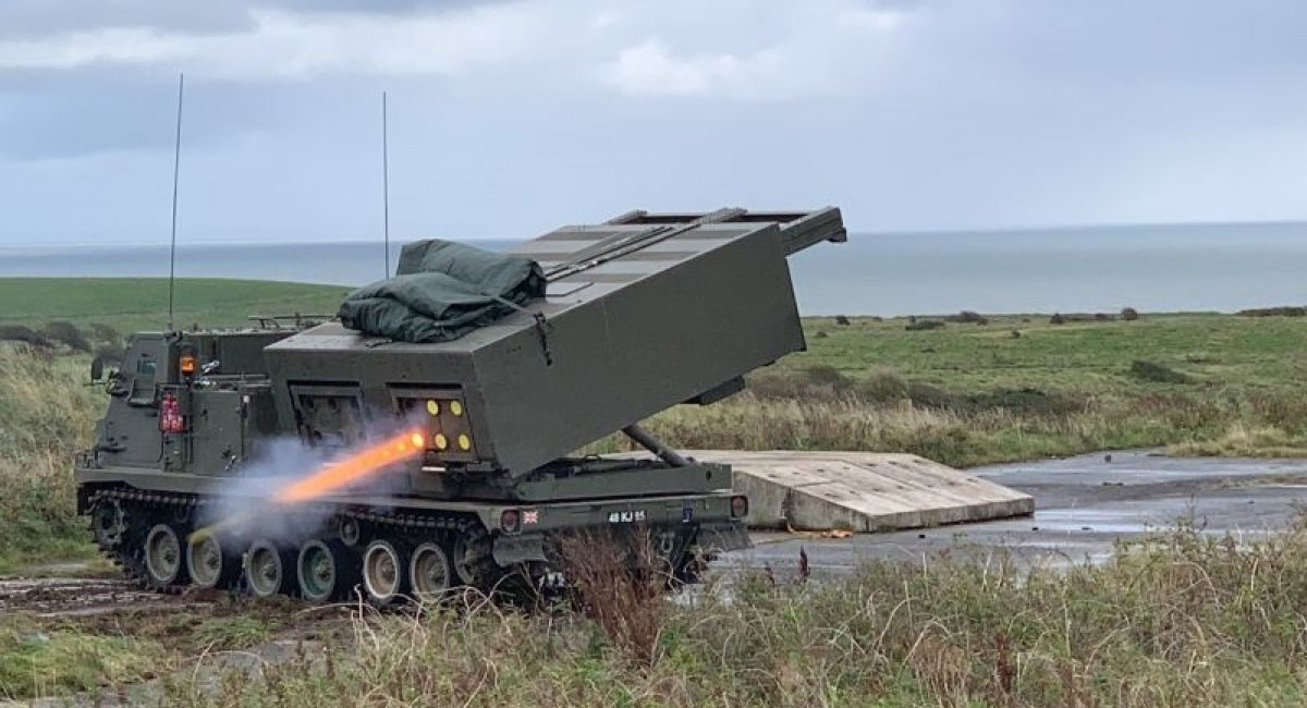 Siły Zbrojne Ukrainy po raz pierwszy pokazały w działaniu systemy odrzutowe M270 MLRS (wideo)