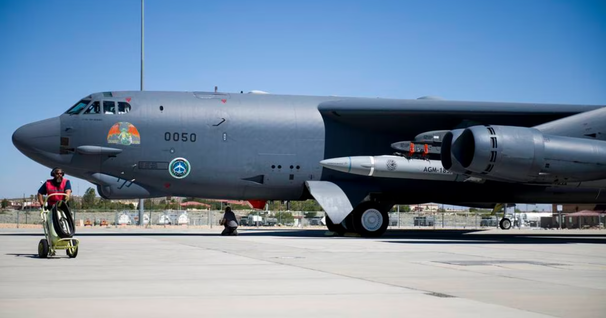 Bombowiec atomowy B-52H Stratofortress po raz drugi testuje prototyp pocisku hipersonicznego AGM-183A ARRW