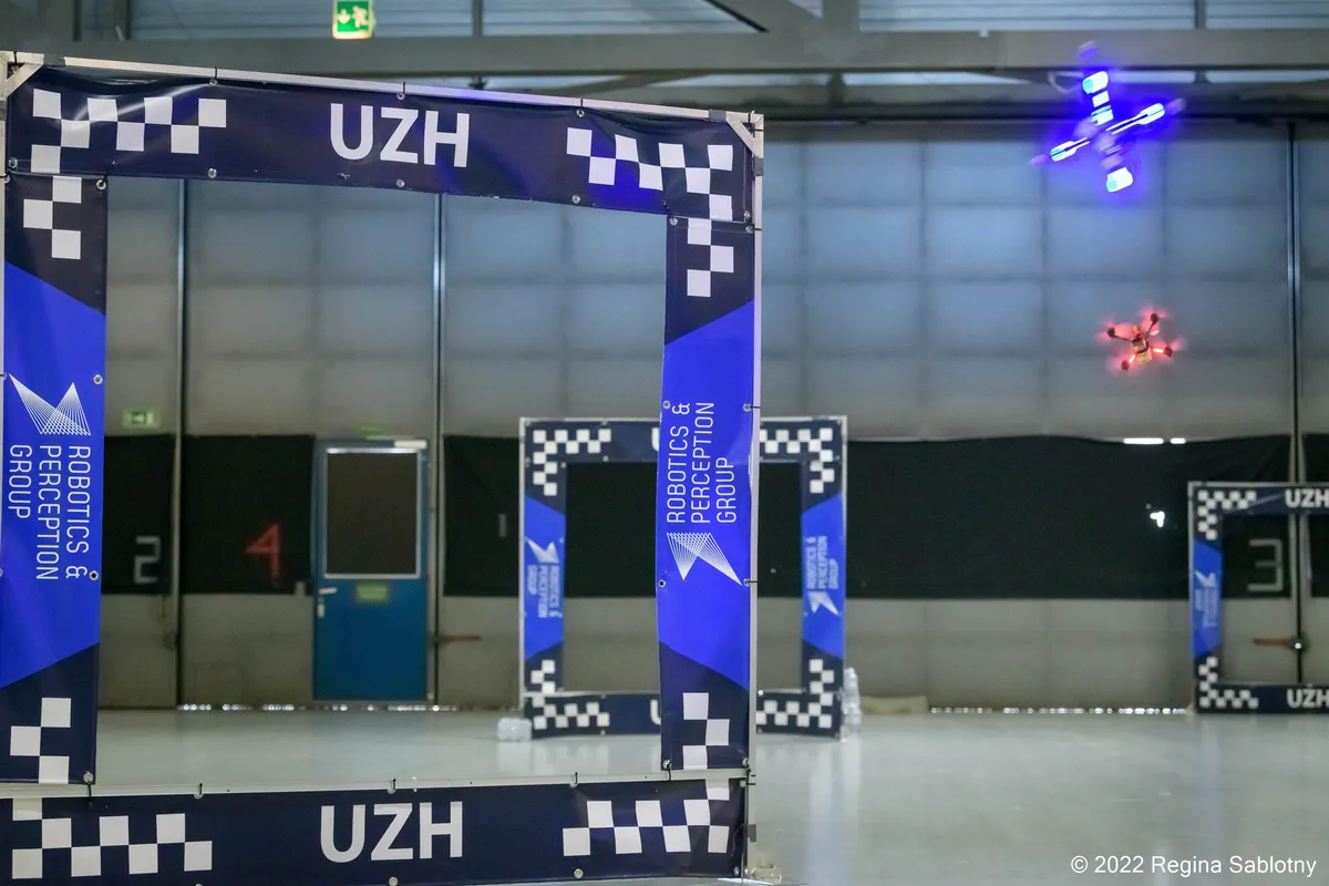 Wyścig dronów odbył się w Zurychu - autonomiczne drony pokonały żywych ludzi