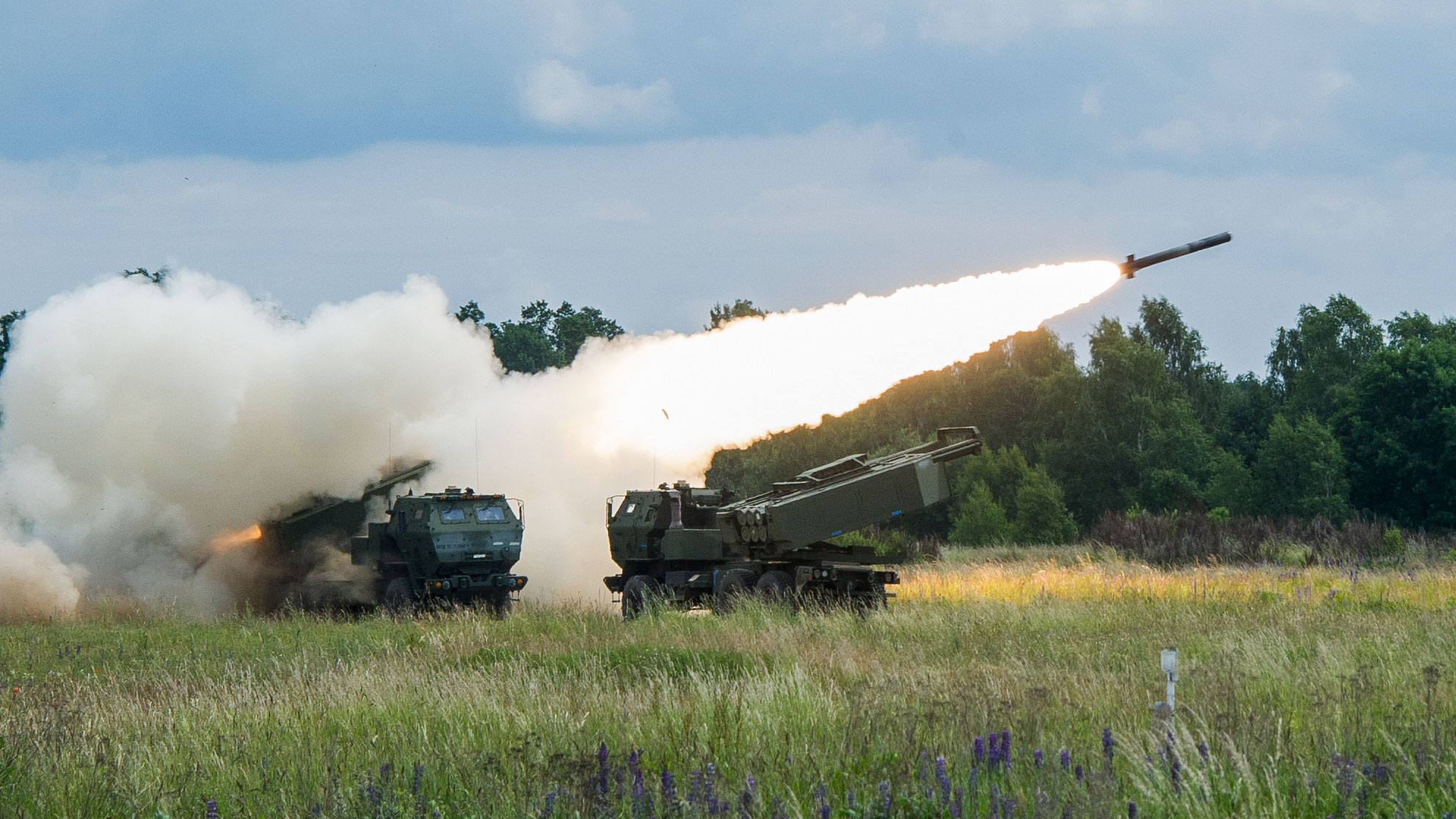 Siły Zbrojne Ukrainy zniszczyły bazę wojskową Rosjan na terytorium Ukrainy przy pomocy M142 HIMARS