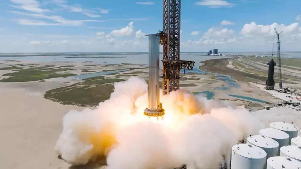 SpaceX po raz pierwszy testuje booster rakiety Super Heavy, odpalając jednocześnie siedem silników Raptor