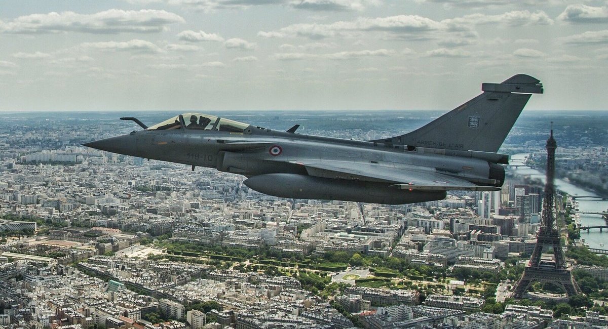Zjednoczone Emiraty Arabskie uzbroją francuskie myśliwce Rafale F4 w rodzinę precyzyjnie naprowadzanych bomb Al Tariq o masie 120-500 kg.