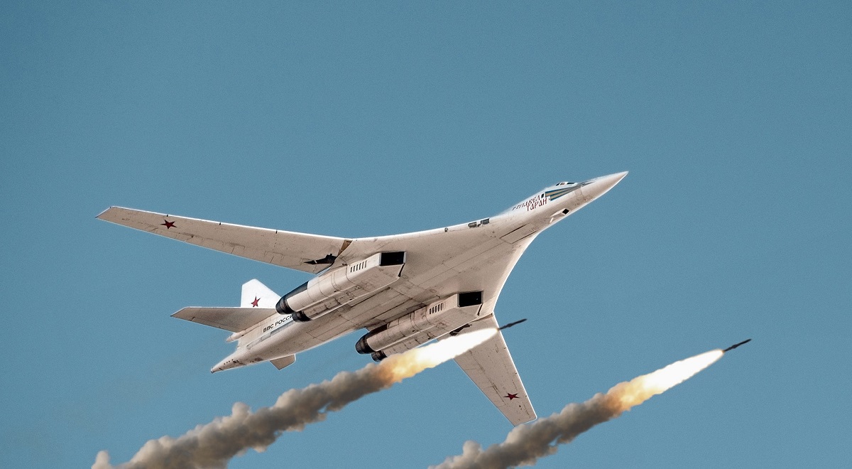 W 2023 roku rosyjskie siły zbrojne otrzymają cztery zmodernizowane bombowce strategiczne Tu-160M, które będą mogły przenosić broń jądrową i hipersoniczną.