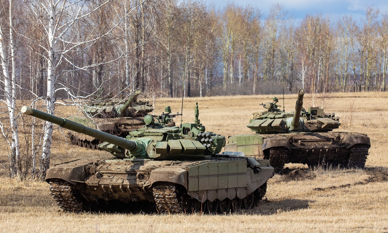 Ukraińskie wojsko zajęło rosyjski czołg T-72B3, BMP-1AM, BMD-2, transporter opancerzony MT-LB i działo 2B-16 "Nona-K"