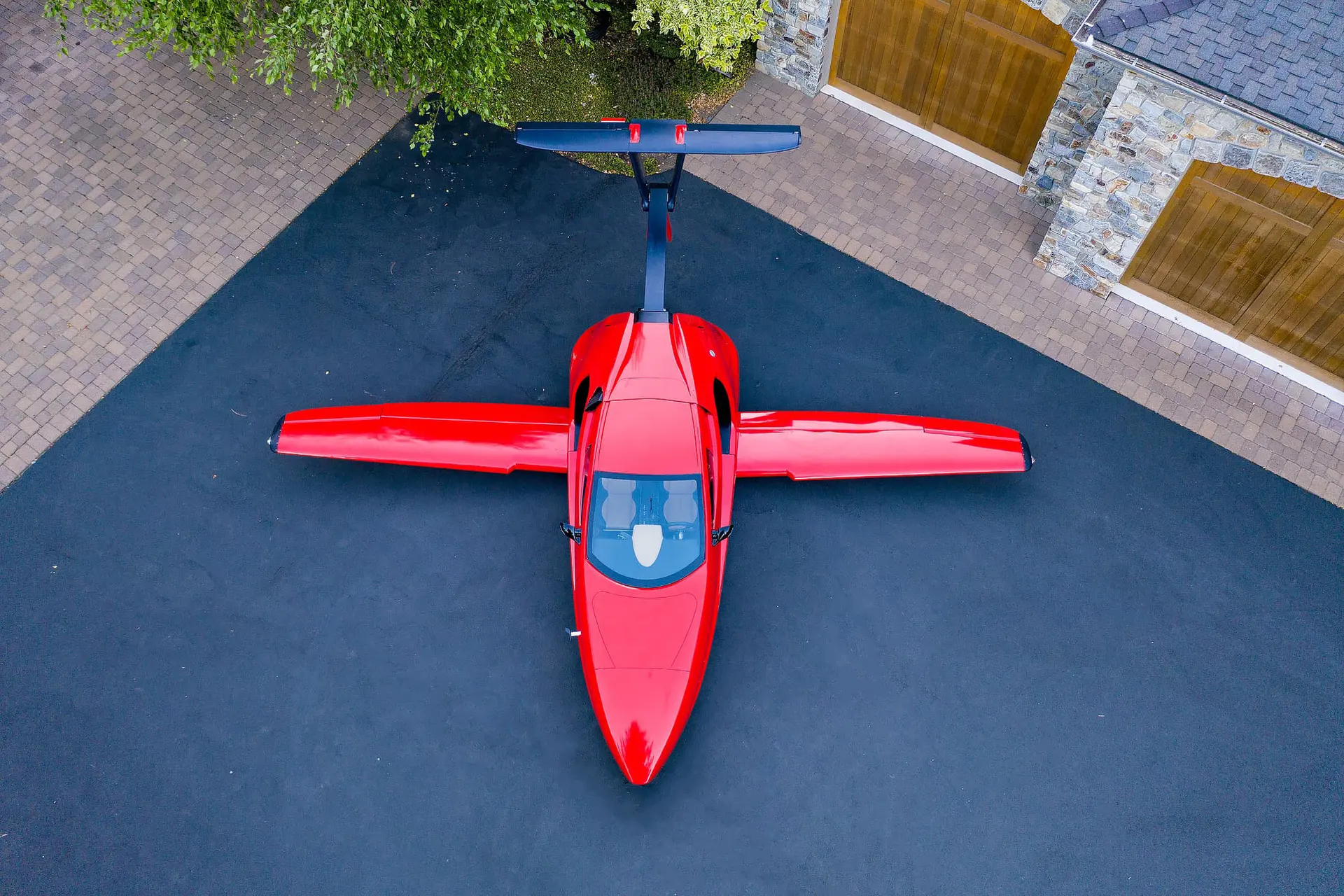 Samson Sky Switchblade to niezwykły samochód za 150 000 dolarów, który w ciągu kilku sekund zamienia się w samolot i może osiągnąć prędkość 257 km/h