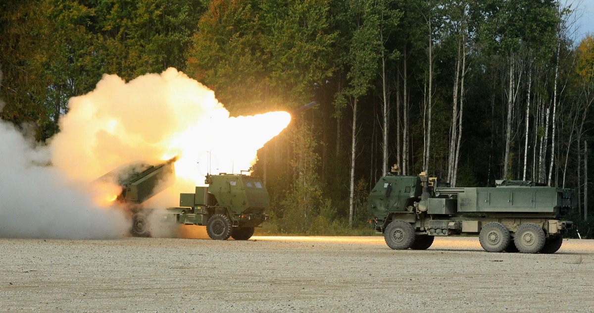 Pociski przechwytujące do NASAMS, pociski do HIMARS i TOW - USA ogłaszają pakiet pomocy wojskowej dla Ukrainy o wartości 125 mln USD