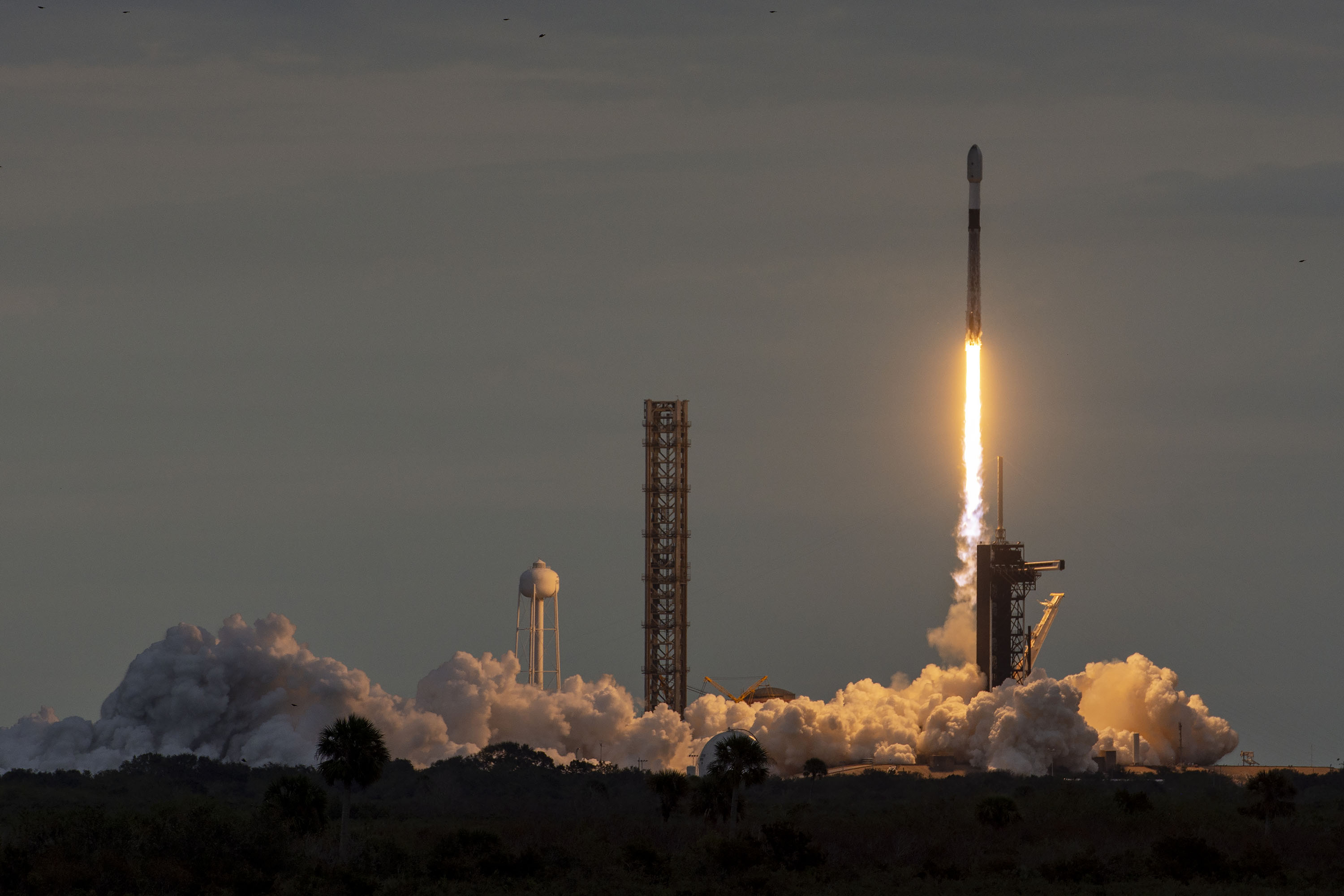 Falcon 9 wysyła w kosmos ukraińskiego nanosatelitę PolyITAN-HP-30 i ustanawia nowy rekord jednoczesnej orbity statku kosmicznego