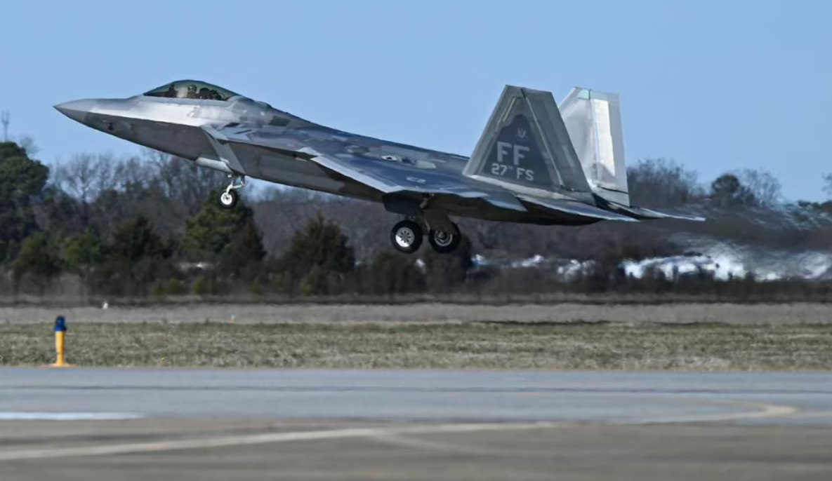 US Air Force po raz pierwszy w historii przekazuje Filipinom myśliwce piątej generacji F-22 Raptor