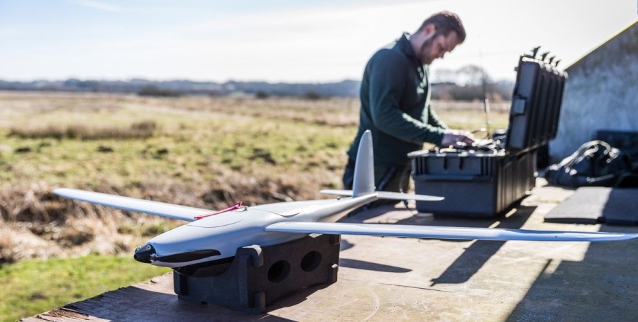 Niemcy przekażą Ukrainie 80 duńskich dronów RQ-35 Heidrun do prowadzenia rozpoznania na niskich wysokościach i wykrywania celów.