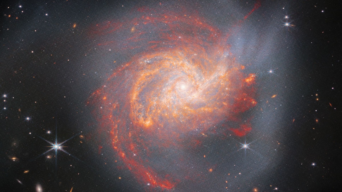 James Webb wykonał zdjęcie galaktyki NGC 3256, która powstała 500 milionów lat temu w wyniku zderzenia dwóch innych galaktyk