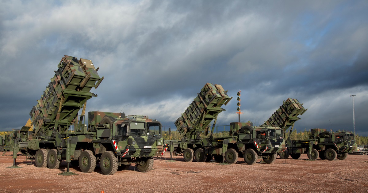 Niemcy przekażą Ukrainie systemy obrony przeciwrakietowej Patriot i systemy obrony powietrznej IRIS-T w pakiecie o wartości 1,5 mld USD