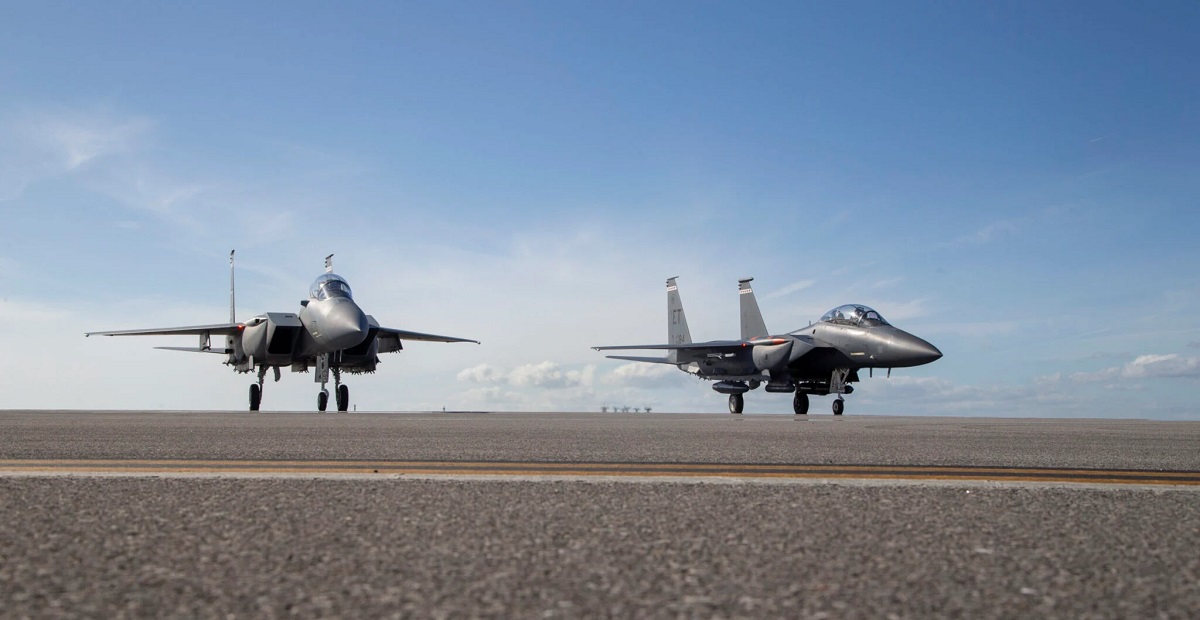 Zestaw do walki elektronicznej dla myśliwców F-15 Eagle wzrósł o 39% - program po raz drugi naruszył poprawkę Nunna-McCurdy'ego