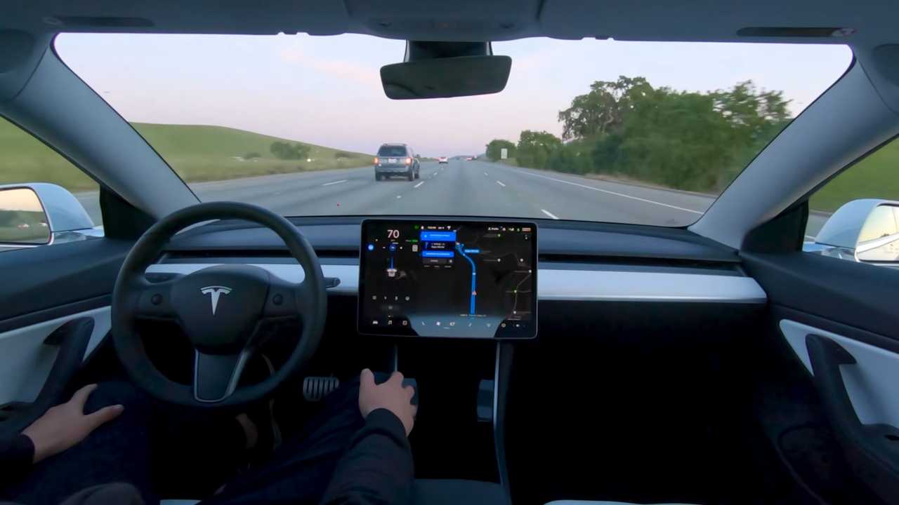 Sztuczna inteligencja uzyskuje pełną kontrolę nad pojazdami elektrycznymi Tesli w nowej wersji Full Self-Driving Beta