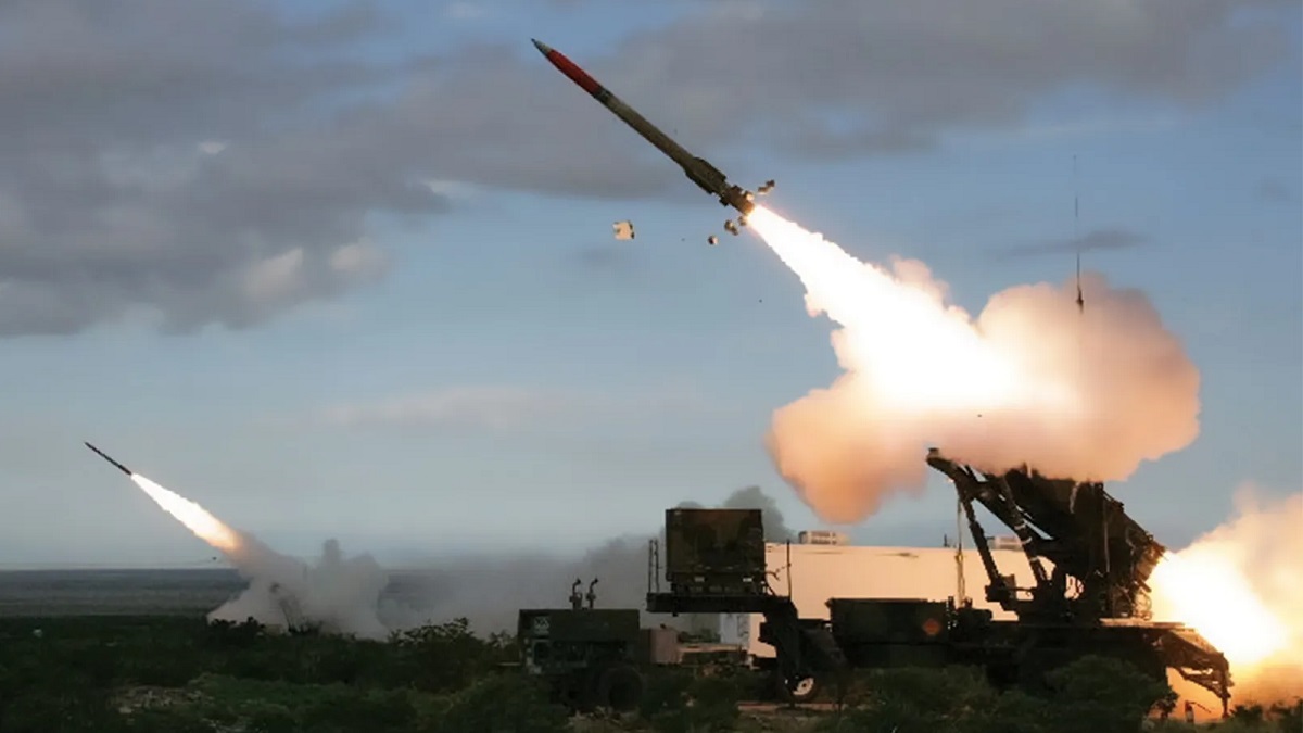 Niemcy po raz pierwszy oficjalnie przekazały Ukrainie rakiety przechwytujące dla systemu obrony powietrznej Patriot