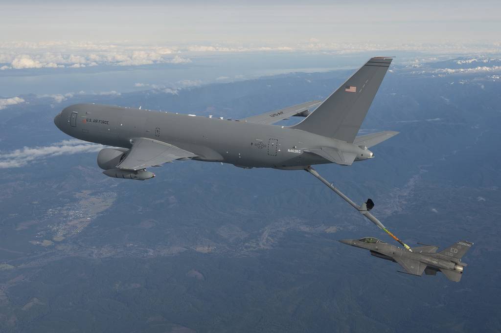Lotnicza cysterna Boeing KC-46 Pegasus może już zatankować w locie każdy samolot z wyjątkiem legendarnego A-10 Thunderbolt II