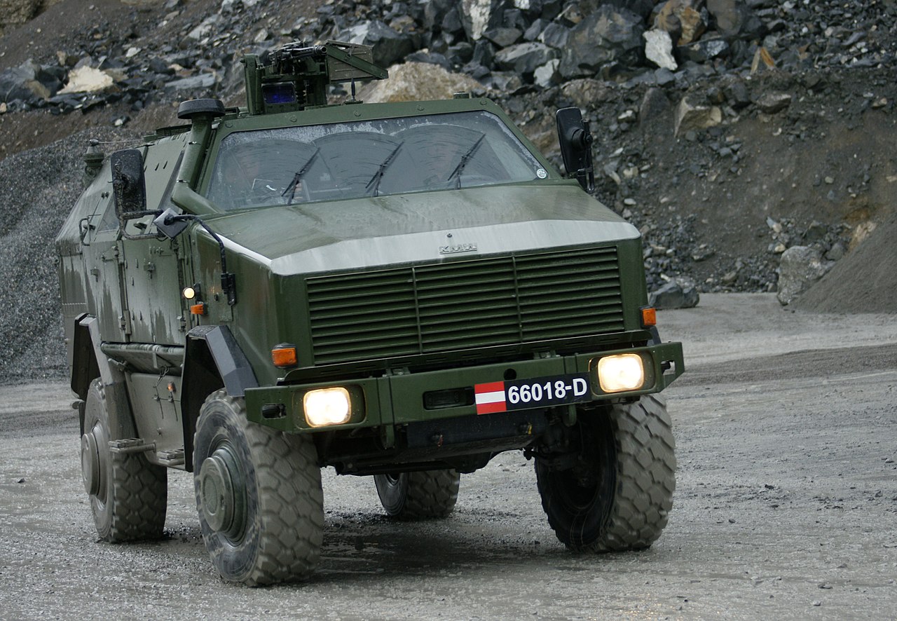 Niemcy wyślą na Ukrainę 50 transporterów opancerzonych Dingo ATF wraz z MARS II i 200 pociskami GMLRS