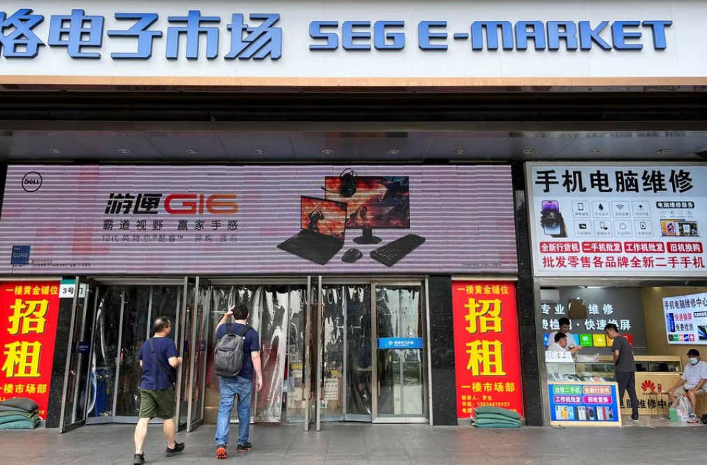Chińczycy po cichu sprzedają objęte sankcjami chipy NVIDIA A100 za 20 000 USD zamiast 10 000 USD