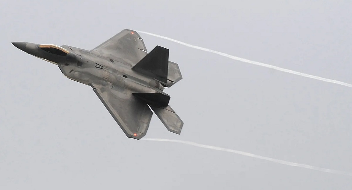 Lockheed Martin może wyposażyć samoloty F-35 Lightning II i F-16 Fighting Falcon w zbiorniki paliwa o niskim oporze, zaprojektowane z myślą o F-22 Raptor.