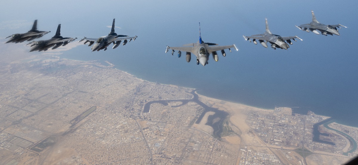 Stany Zjednoczone wysłały myśliwce F-16 Fighting Falcon do Zatoki Perskiej, aby zapobiec przejęciu tankowców przez Iran.