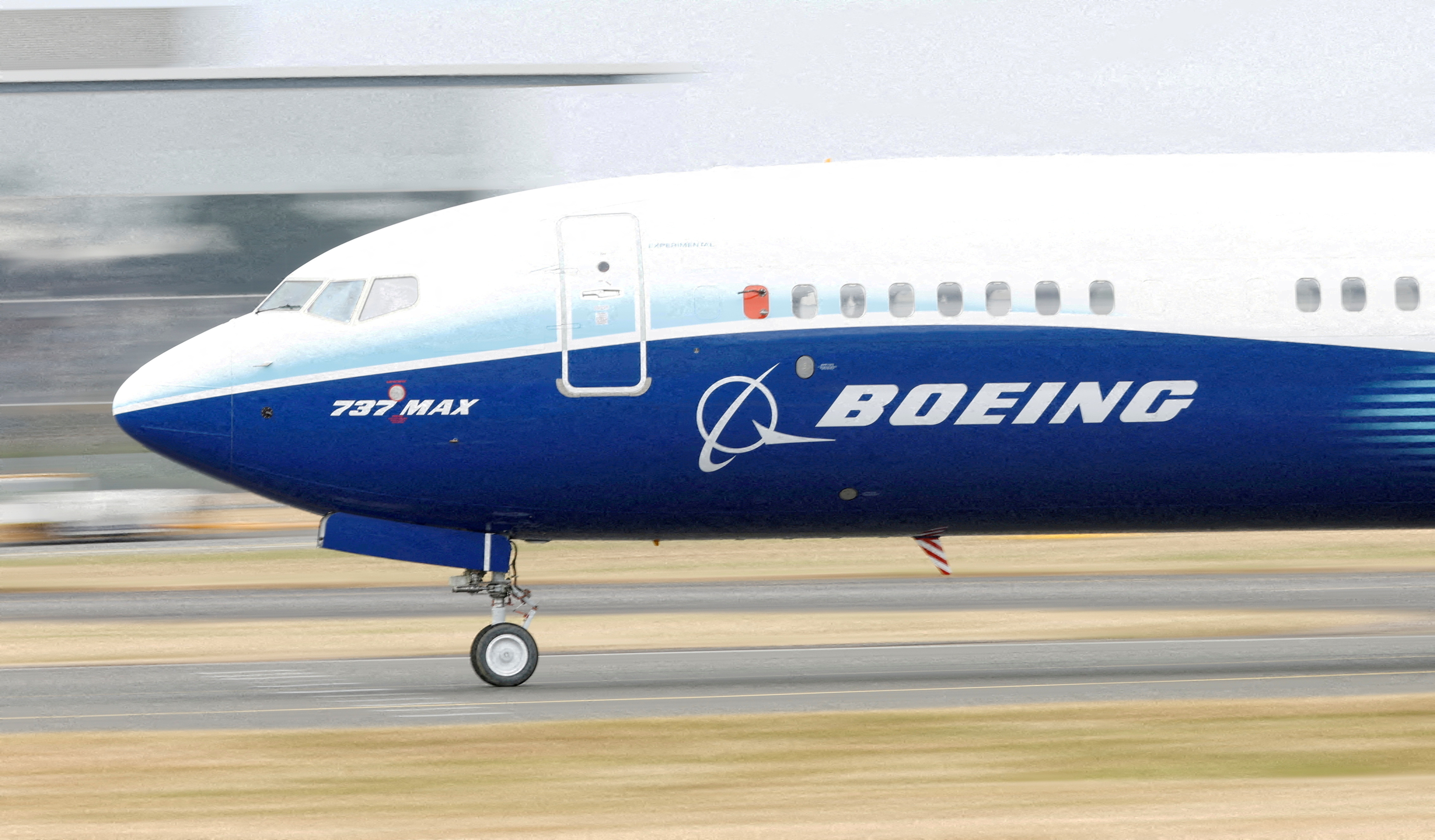 Przychody Boeinga wzrosły do 17,9 mld USD, a strata netto skurczyła się do 425 mln USD