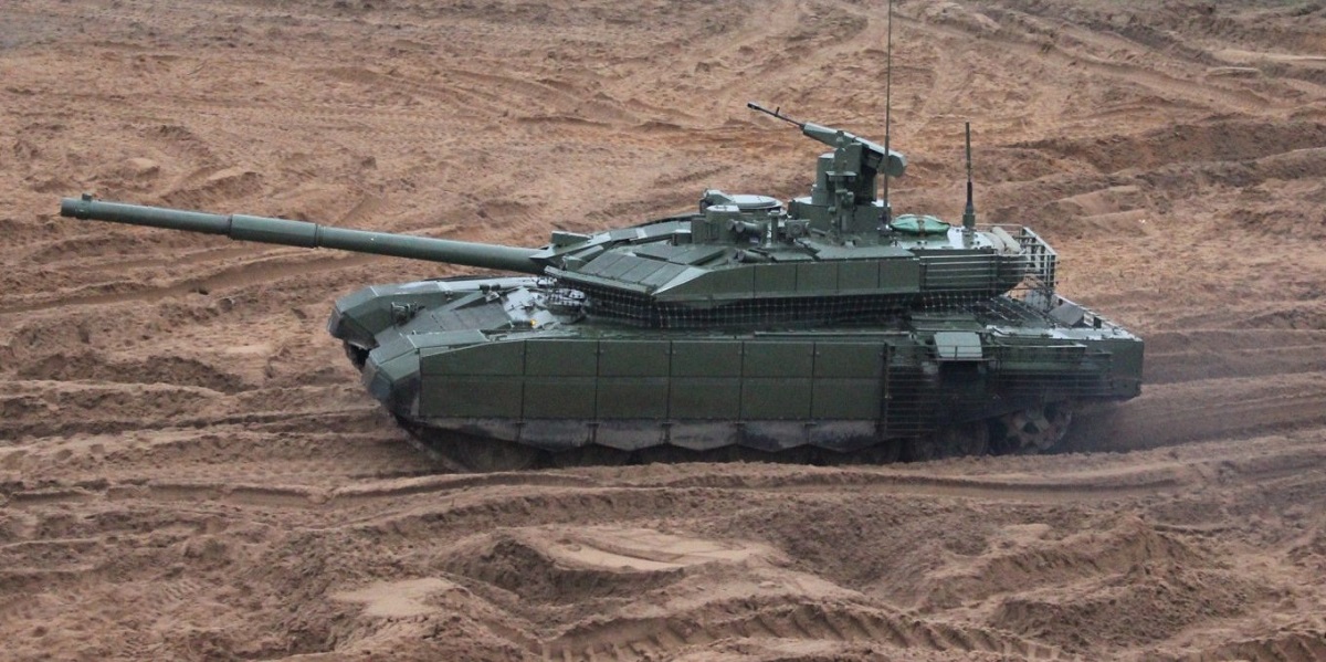 Ukraiński dron rzucił granatami w rosyjski zmodernizowany czołg T-90M o wartości co najmniej 2,5 mln USD