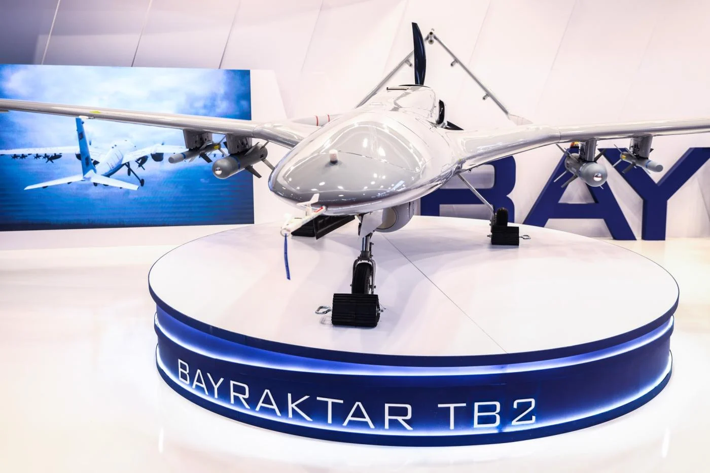 Zjednoczone Emiraty Arabskie kupią 120 dronów Bayraktar TB2 i amunicję MAM-L za 2 mld USD