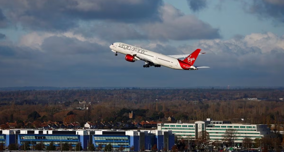 Odrzutowiec pasażerski Virgin Atlantic wykonuje pierwszy w historii lot przez Atlantyk przy użyciu czystego paliwa