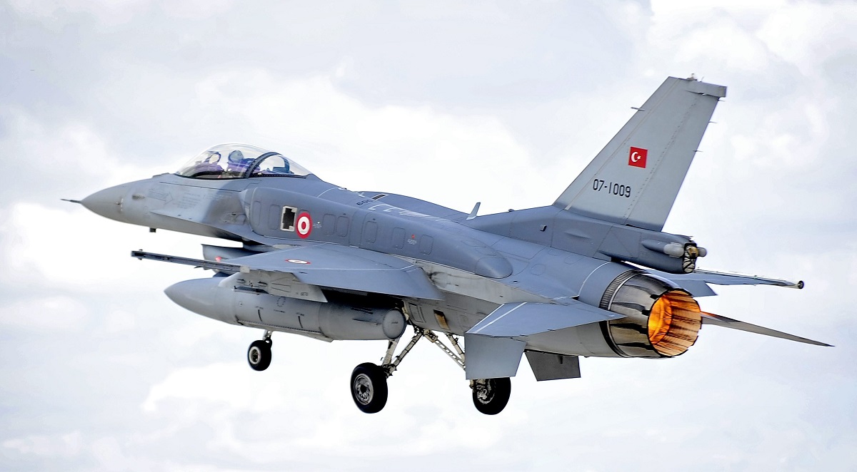 Senator Menedez nadal blokuje sprzedaż 40 myśliwców F-16 Block 70/72 i zestawów modernizacyjnych o wartości 20 miliardów dolarów do Turcji.