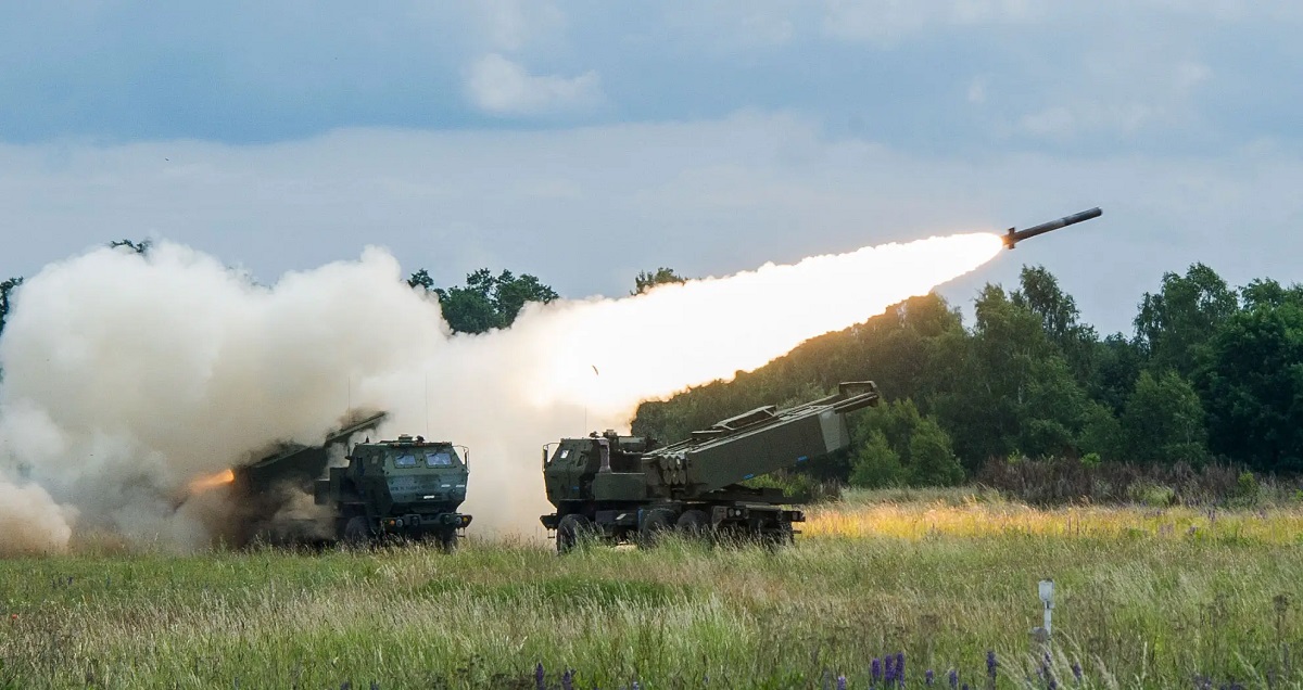 HIMARS niszczy rzadką rosyjską haubicę 2S5 Giatsint-S wraz z systemem rakietowym BM-21 Grad i jednostką artyleryjską 2S1 Gvozdika.