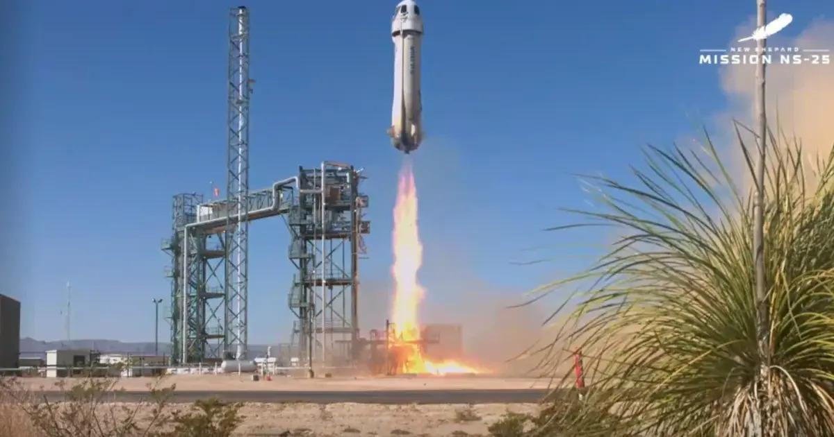 Blue Origin wysłał turystów w kosmos po dwuletniej przerwie: Siódmy udany lot załogowy