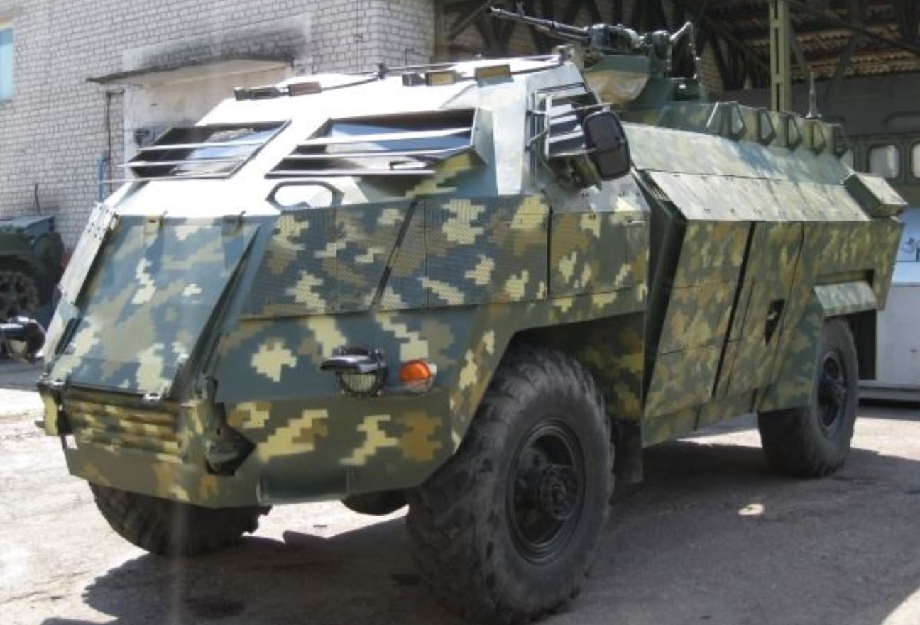 Ukraińskie Siły Zbrojne używają jedynego w swoim rodzaju transportera opancerzonego Otaman.
