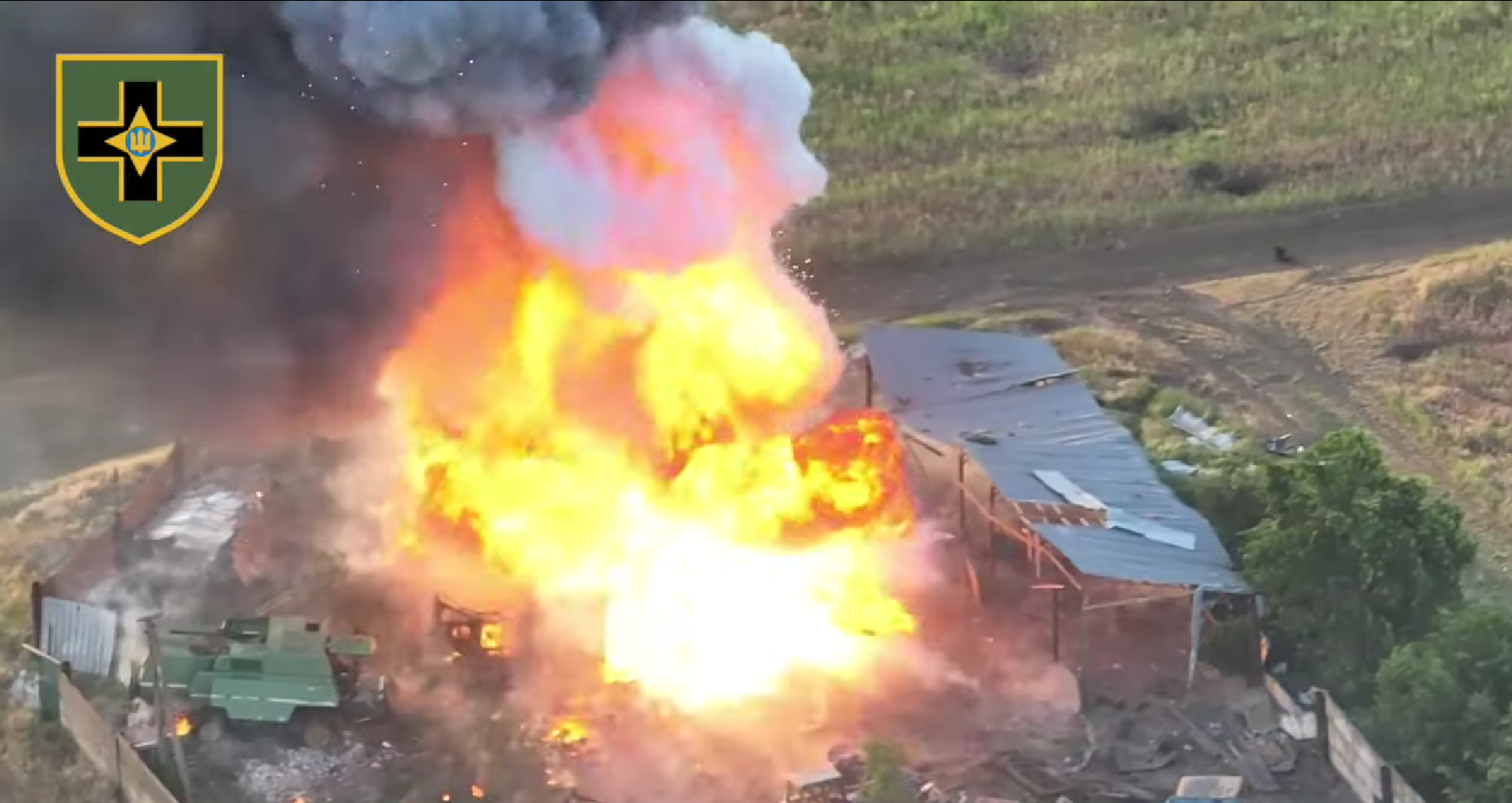 Dron nakręcił z nieba spektakularne wideo ze zniszczenia rosyjskiego BMP