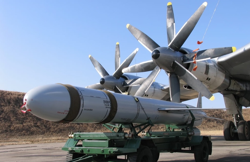 Rosyjski strategiczny pocisk manewrujący Kh-55 o zasięgu startowym 2500 km spada w Polsce