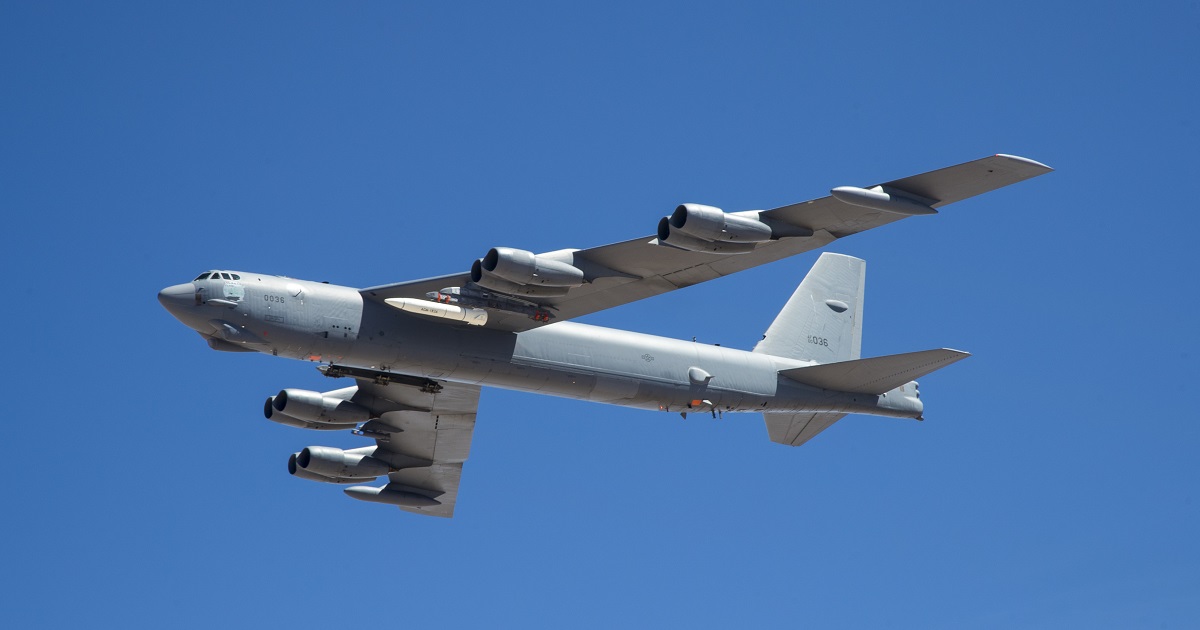 US Air Force przygotowuje bombowiec o napędzie atomowym B-52H Stratofortress do testów pocisku hipersonicznego AGM-183A ARRW, który może osiągnąć prędkość 24 700 km/h